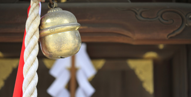 神社の鈴