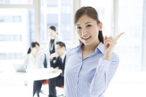 職場で元気な女性